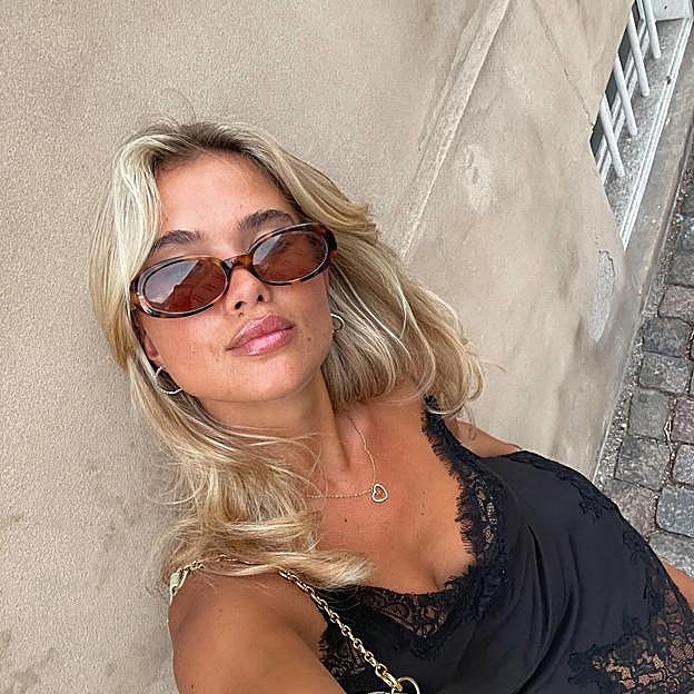 Este nuevo aceite de labios no para de venderse porque deja un aspecto muy natural y se puede aplicar como mascarilla de noche