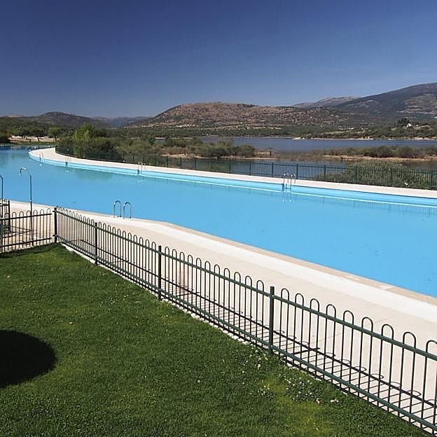Una piscina ideal a pocos kilómetros de Madrid para desconectar sin tener que ir muy lejos.