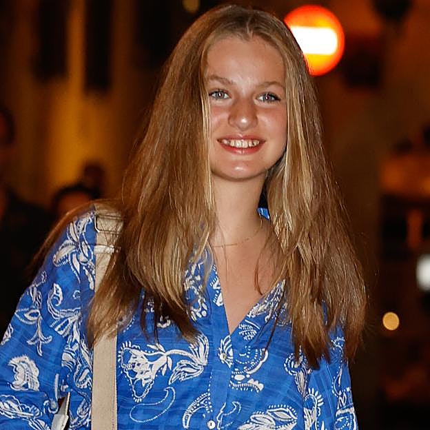 La princesa Leonor triunfa con este vestido de Zara casi agotado y de menos de 30 euros en su look más juvenil y acertado