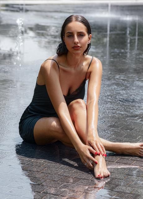 Imagen - Vestido lencero de Etam. La fotografía es de Félix Valiente y el estilismo, de Gervasio Pérez.