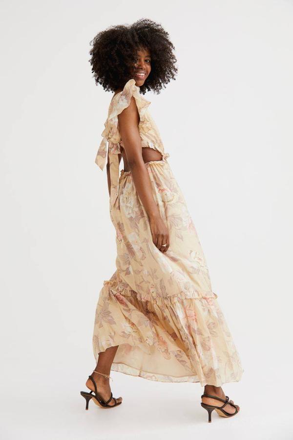 También nos encanta este modelo cut-out que tiene un pronunciado escote de pico delante y detrás.