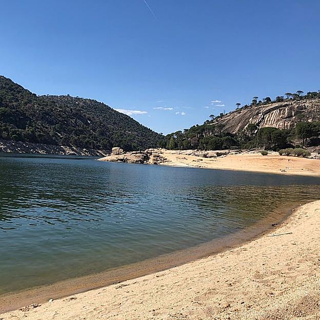 Disfrutar de un baño sin salir de la capital es posible con el Pantano de San Juan.