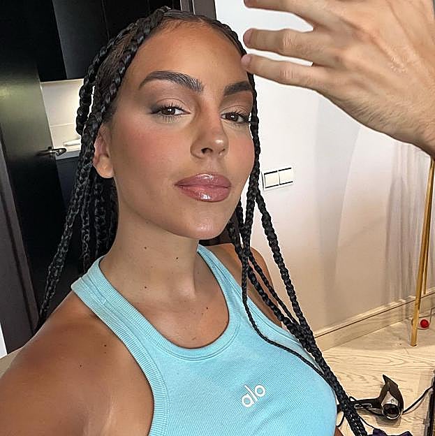 Imagen principal - Georgina Rodríguez, Zendaya y Cristina Pedroche.