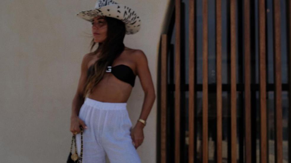 Tras un día de playa, es muy importante utilizar productos que reparen el cabello