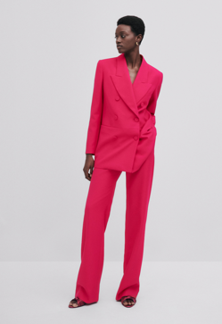 Imagen secundaria 2 - Prendas de Massimo Dutti Studio para este otoño, con el fucsia como protagonista.