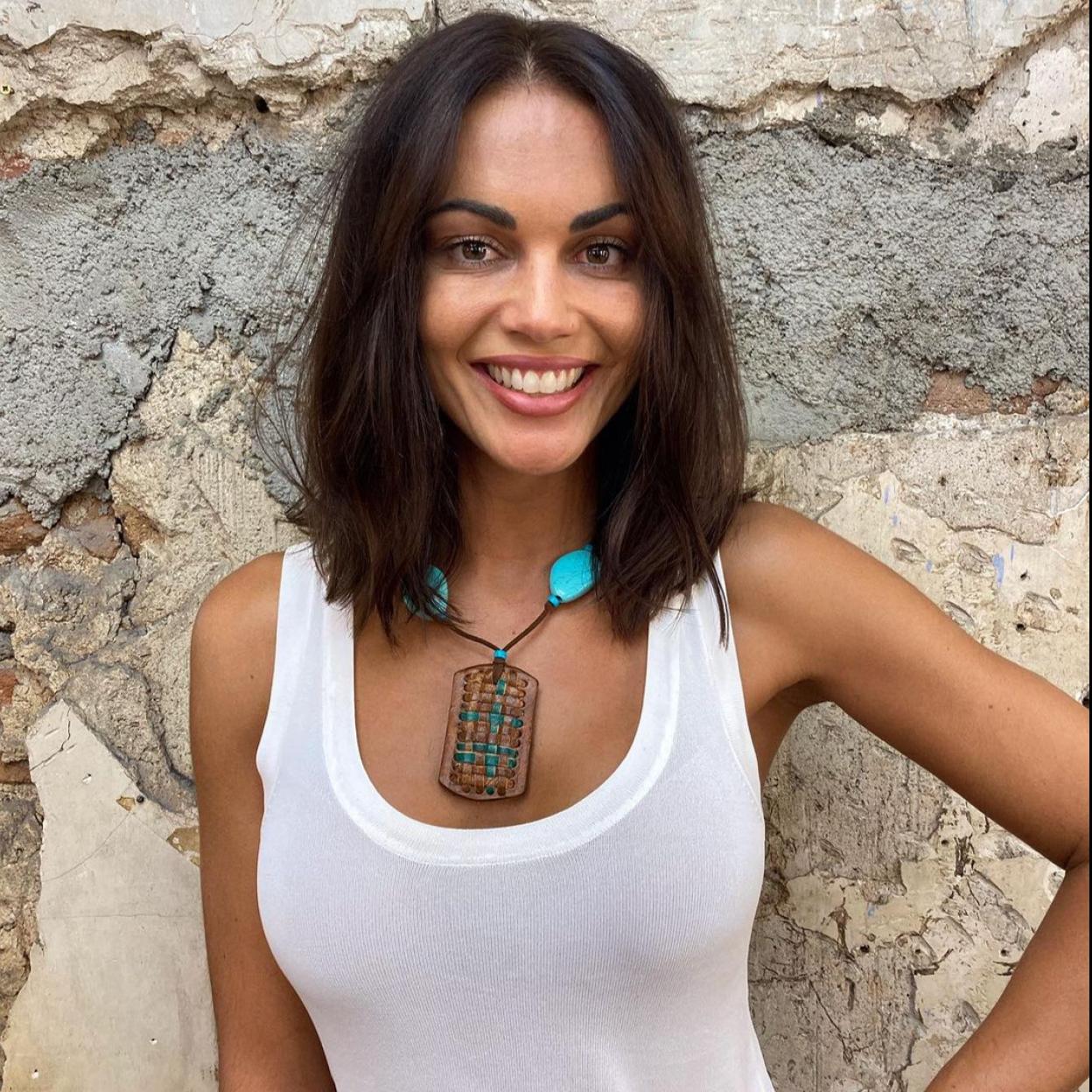 Long Bob y un tono las oscuro: el cambio de look radical de Lara Álvarez