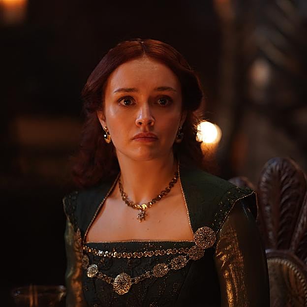 Alicent Hightower, hija de la Mano y amiga de la hija del Rey.