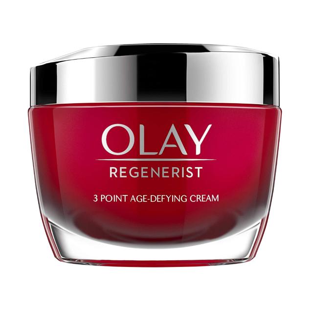 Crema facial diaria que hidrata, reafirma y renueva visiblemente la piel. De textura fina y aterciopelada, está especialmente formulada para pieles secas o mixtas. Contiene vitamina B3 y aminopéptidos, dos ingredientes de gran eficacia para la hidratación de la piel. Precio: 24,95 euros en Amazon. Cómpralo aquí