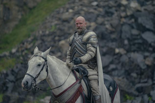 Graham McTavish, al que hemos visto en Outlander, interpreta a Ser Harrold Westerling, un modelo de caballería y honor veterano de la Guardia Real, en la que sirve desde los días del rey Jaehaerys. Su principal precoupación es la princesa Rhaenyra y sus paseos a lomos de Syrax.