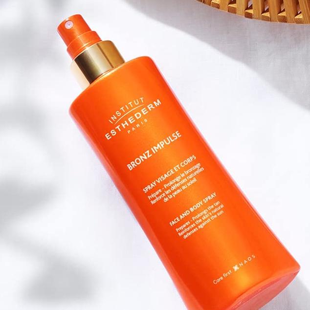 Tratamiento potenciador del bronceado que se puede utilizar para preparar la piel para el sol. Se puede utilizar tanto en la cara como en el cuerpo y ayuda a reforzar las defensas naturales de la piel, previniendo el fotoenvejecimiento. No se recomienda su uso en pieles con manchas. (49 euros)