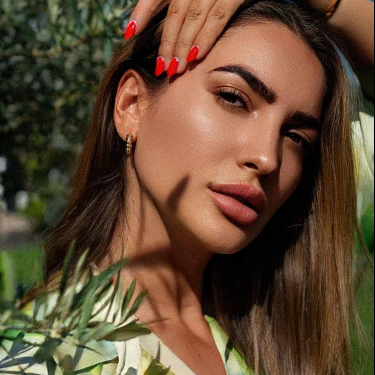 Sin hinchazón y con mucha luminosas y tersura, consigue una mirada como la de esta influencer