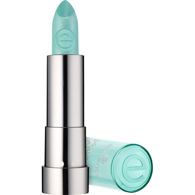 Este labial con aceite de menta refresca e intensifica el color natural de los labios gracias a una textura que reacciona al pH de los labios. Es de Essence. Precio: 2,99 €.