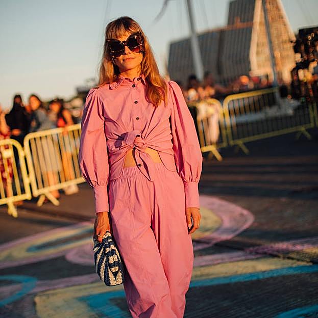 Dos conjuntos rosas de Zara que vas a querer llevar toda la temporada porque sientan de maravilla