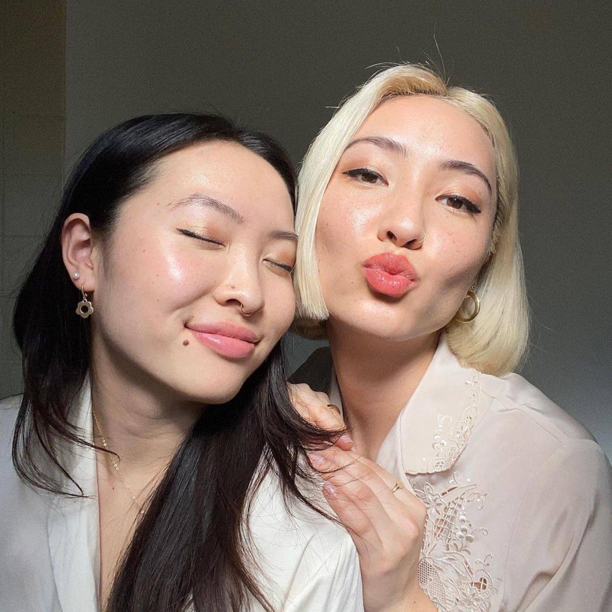 La piel de cristal de las coreanas con acabado resplandeciente se consigue con estas cremas