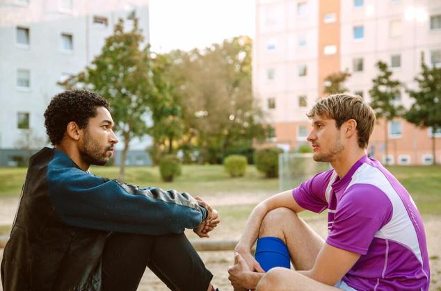 Ambientada en Berlín en la era Grindr, esta producción que es la serie LGTB del momento en Alemania cuenta la historia de cuatro hombres homosexuales, los desafíos a los que se enfrentan en la vida y su forma de vivir el amor. 