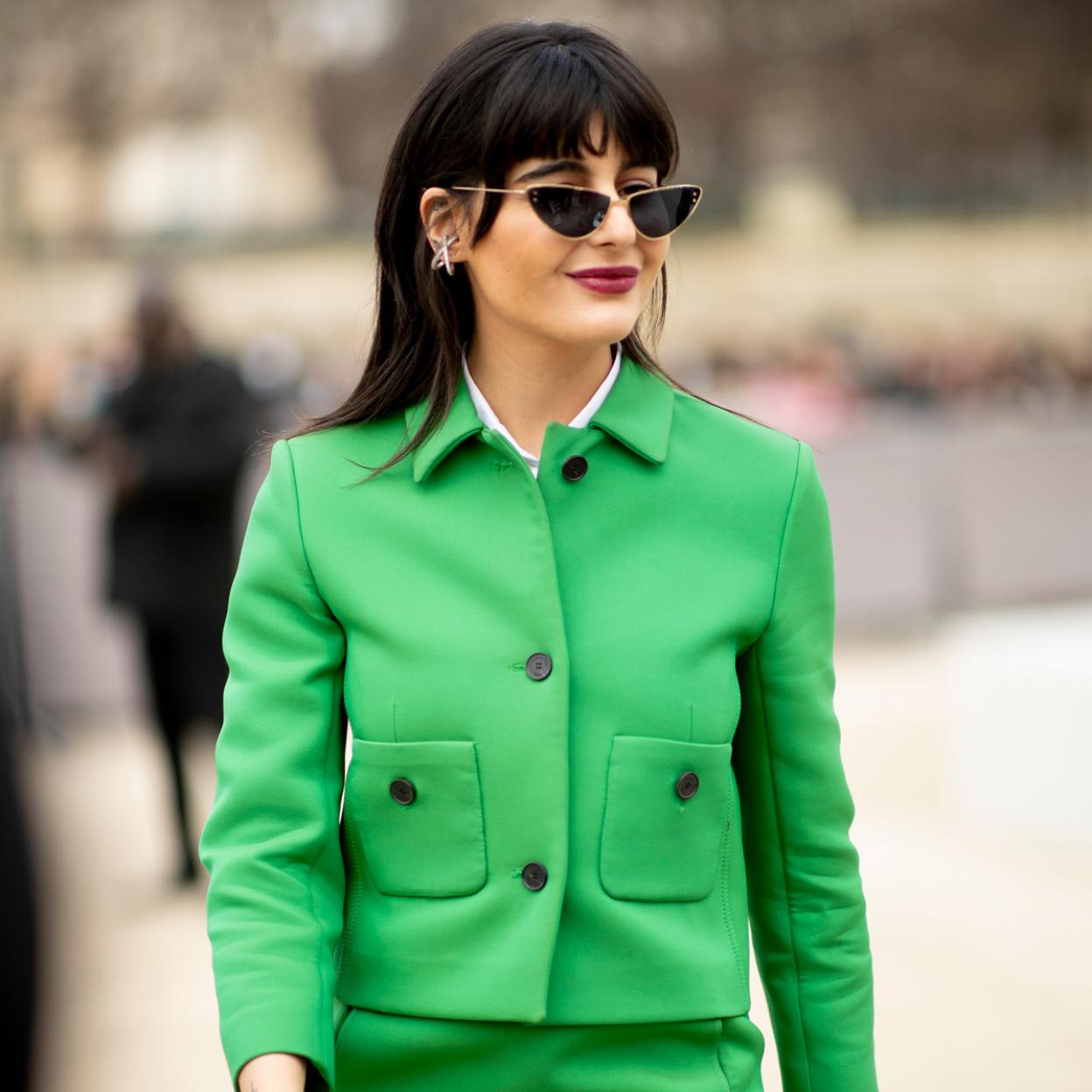 Esta es la chaqueta de punto verde que unirá a parisinas y españolas esta temporada