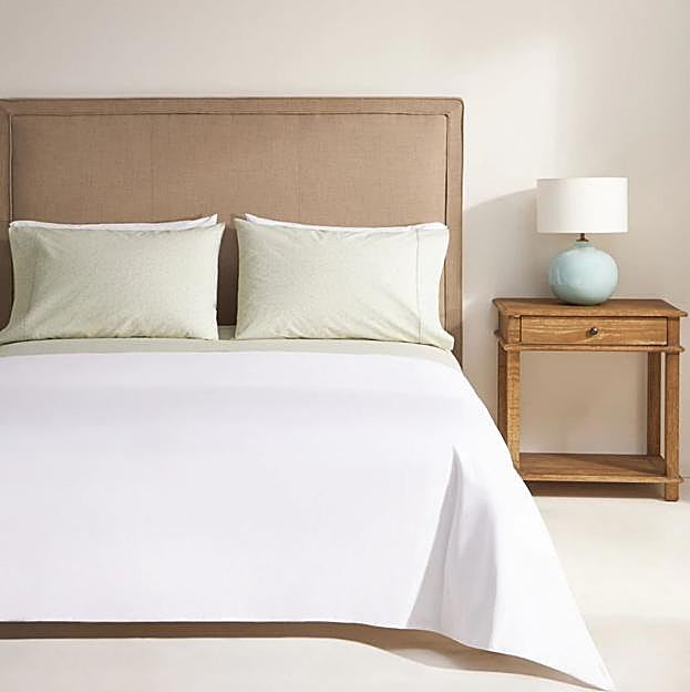 Unas sábanas lisas para dormitorios elegantes.