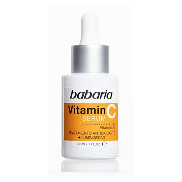 Sérum de vitamina C con una innovadora fórmula de protección urbana, que protege frente a la luz azul proveniente de los dispositivos móviles, así como frente a la polución. Además estimula la síntesis de Ácido Hialurónico y del colágeno natural de la piel, mejorando su flexibilidad. También tiene un efecto antiedad. Aumenta el brillo de la piel y reduce las manchas que aparecen por causa de la edad. Junto con la vitamina E, lleva a cabo una acción antioxidante y protege frente a los radicales libres. Precio: 4,99 euros en Douglas. Cómpralo aquí
