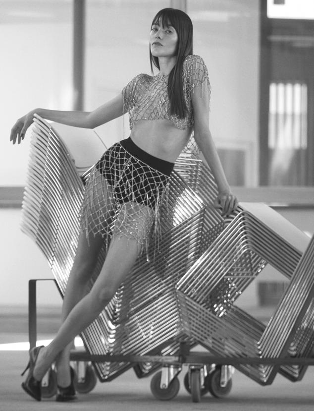 Top, falda y salones de Philosophy di Lorenzo Serafini.