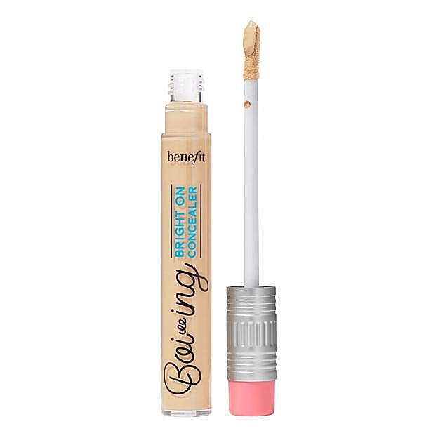 Boi-Ing Bright On -Corrector Iluminador de Benefit Cosmetic..