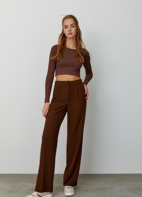 Imagen - Pantalones de traje de Pull&Bear, 29,99€. 