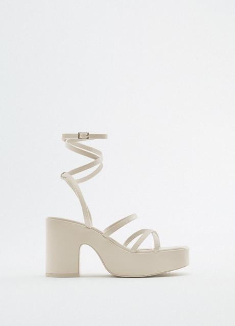 Imagen - Zapato blanco con plataforma de Zara. Foto: Zara.