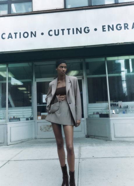 Imagen - Traje con blazer y falda gris