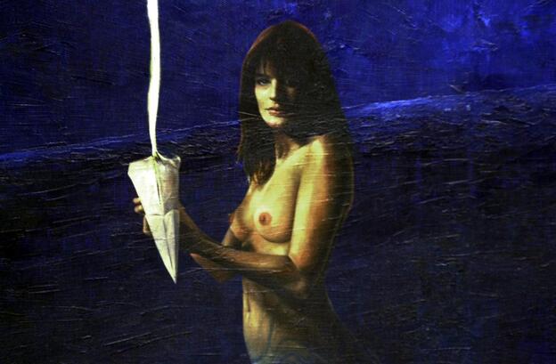 Imagen de Letizia Ortiz desnuda. El pintor Waldo Saavedra inmortalizó a la entonces periodista, durante su etapa en Sudámerica, en un cuadro en el que recreaba una sirena con el pecho desnudo.