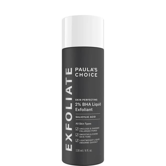 2% BHA Skin Perfecting Liquid Exfoliant de Paula’s Choice promueve la renovación celular al eliminar la capa de células muertas residuales, lo que afina la textura, alisa la piel y aclara el tono para un acabado radiante, al tiempo que reduce manchas, rojeces y puntos negros, así como desobstruye poros y equilibra la producción de sobo. Cómpralo aquí