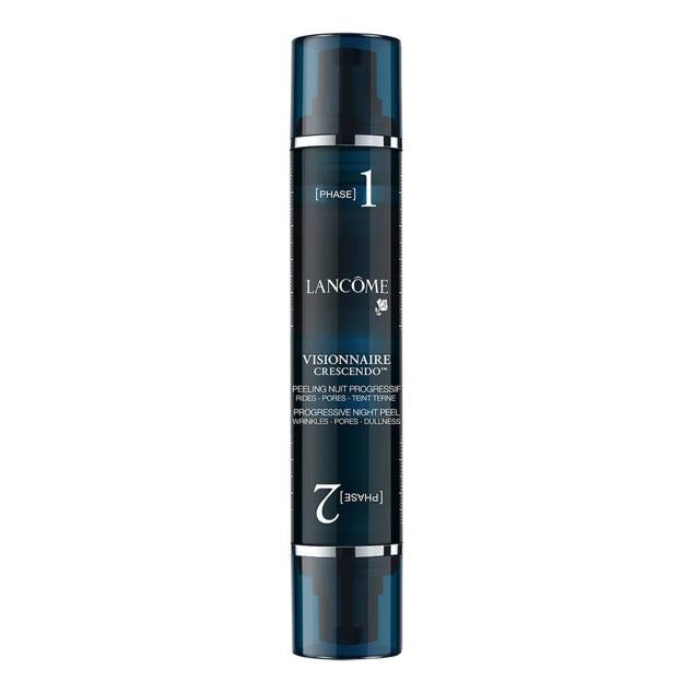 Visionnaire Crescendo-Peeling de Lancôme es un verdadero elixir de la juventud. Ete tratamiento peeling rejuvenecedor se divide en dos fases que ayudan a alcanzar el máximo ritmo de renovación celular para corregir los signos de la edad más agudos. En la primera emplea ácido fítico, cascara de quinoa, ácidos de frutas, urea, adenosina, aloe vera y vitamina C. Y, en la segunda, ácidos glicólico y salicílico. Cómpralo aquí