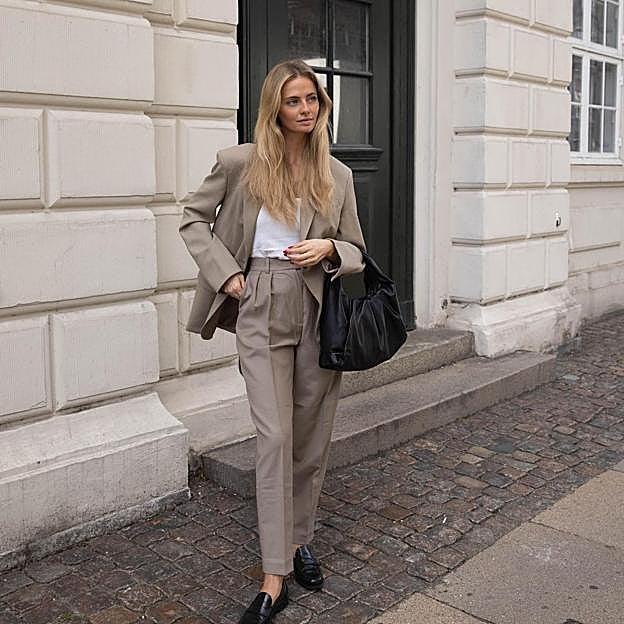 Estos pantalones de tiro alto son los que buscabas para verte más alta y estilizada