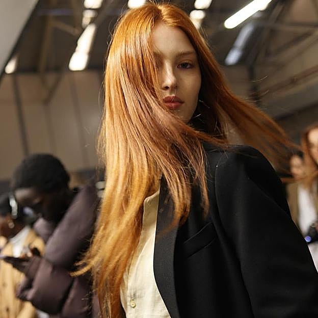 Qué tiene este champú seco en toallitas creado por el peluquero de las famosas para que se agote sin parar y tenga lista de espera