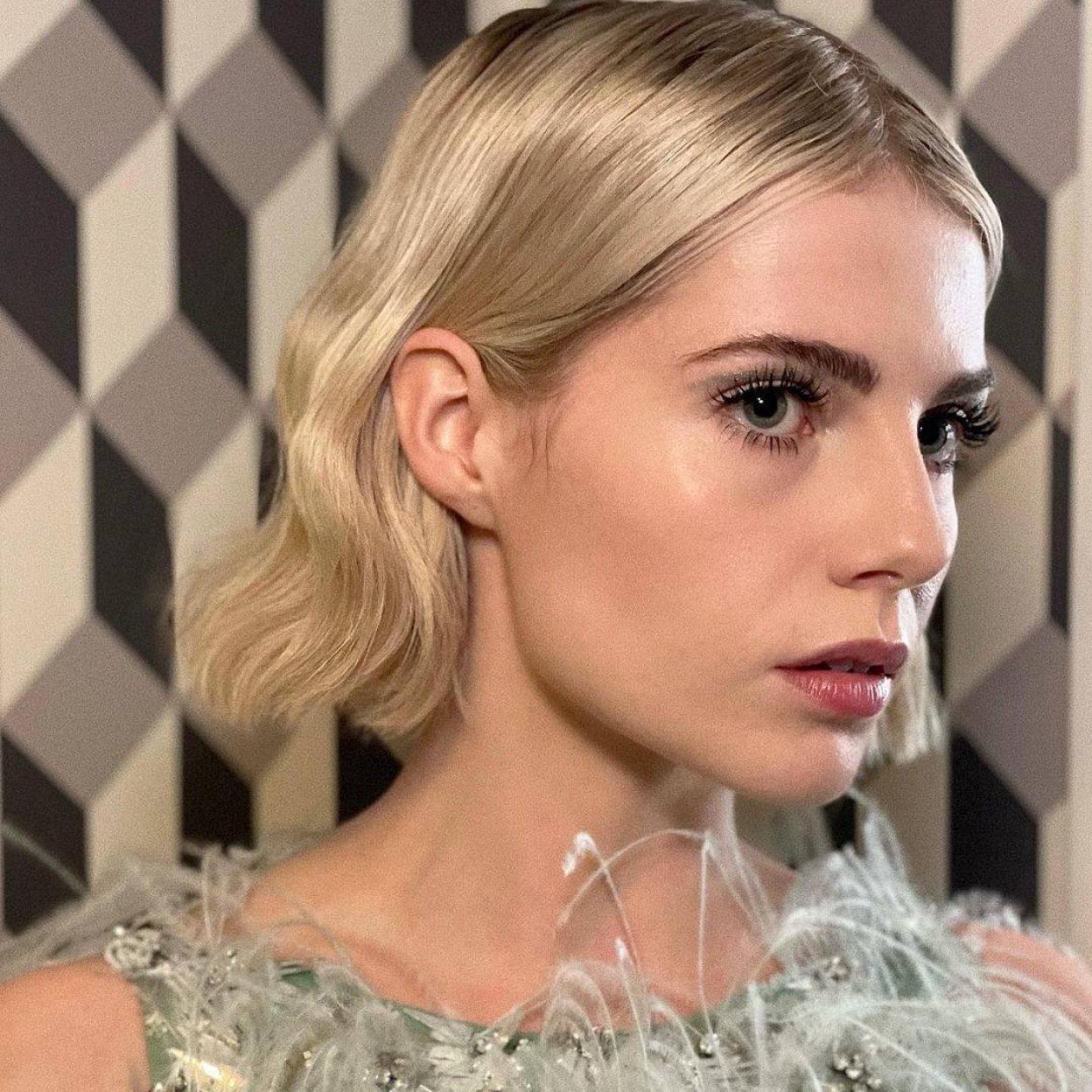 Presume de unas pestañas XXL como las de la actriz Lucy Boynton con estas máscaras