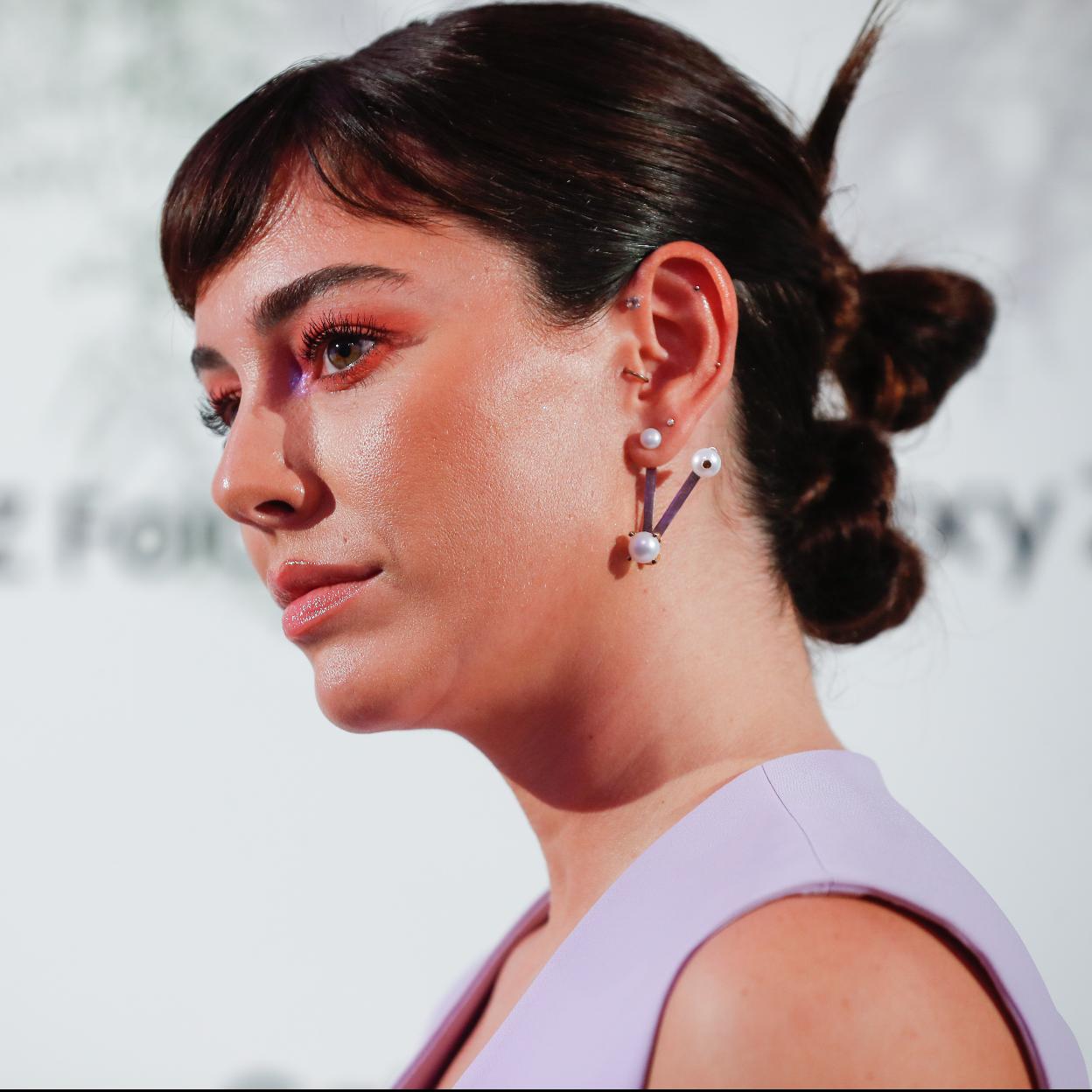 Blanca Suárez con un peinado con doble moño.