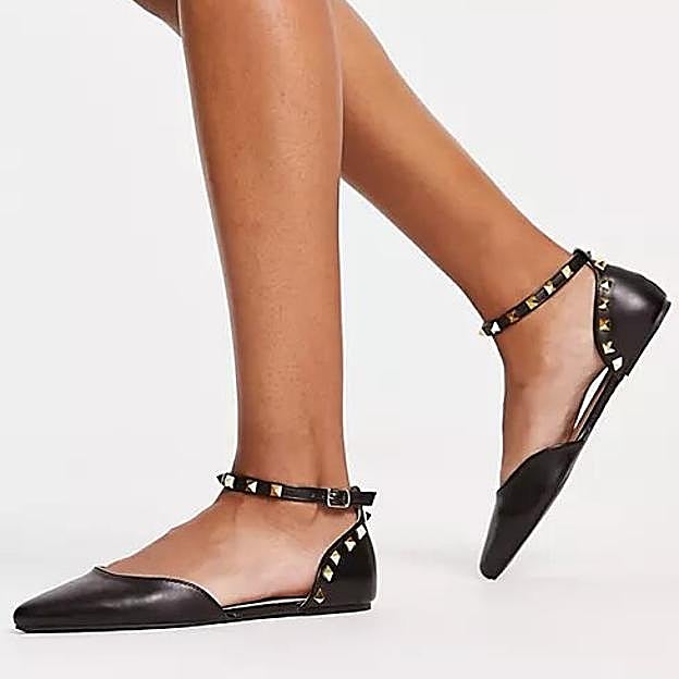 Bailarinas con pulsera de Asos, 20,99€.