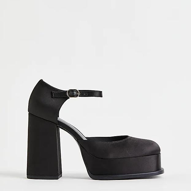Zapatos Mary Jane con tacón grueso de H&M, 39,99€.