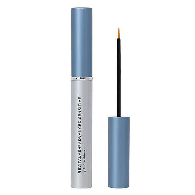 RevitaLash Advanced Sensitive Eyelash Conditioner. (110 euros/2 ml). Duración para 3 meses.