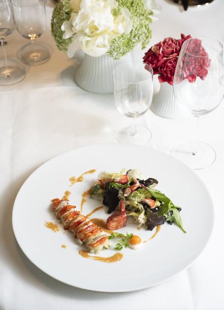 Imagen - La ensalada de bogavante nacional con salpicóny emulsión de coral del Zalacaín. / Zalacaín