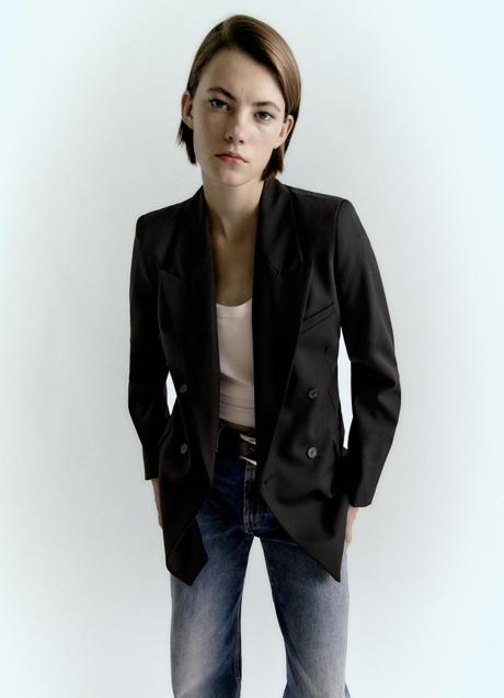 Imagen - Modelo de Zara llevando el clavicut de la temporada. Foto: Zara.