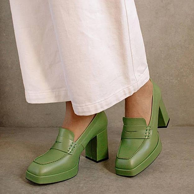 Mocasines con tacón en verde