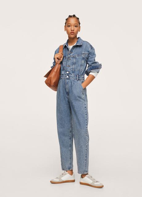 Imagen - Mono vaquero largo de Mango Outlet. Foto: Mango Outlet.