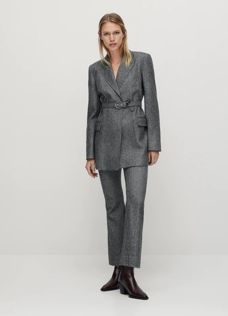 Imagen - Americana de traje gris con cinturón, 149€.