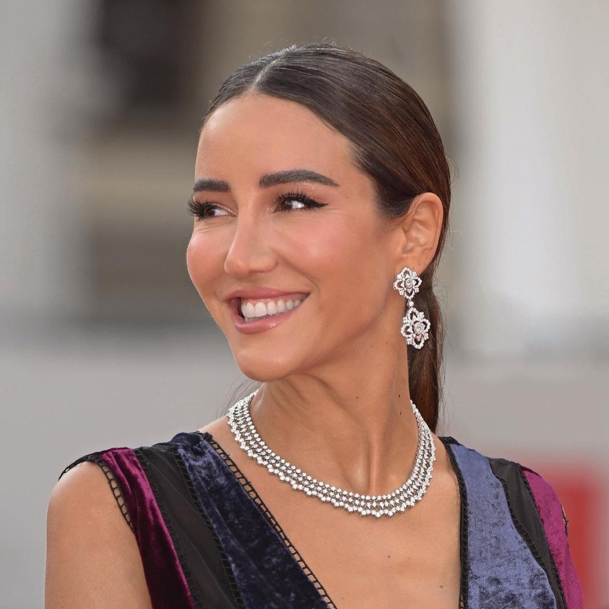 La influencer presume de un maquillaje profesional y sin imperfecciones.