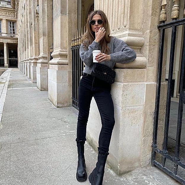 Copia estos looks con pantalones pitillos que llevan las influencers y que favorecen a todas las edades