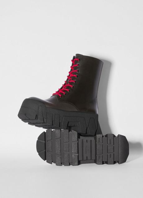 Imagen - Botines suela track XL de Bershka, 35,99€.