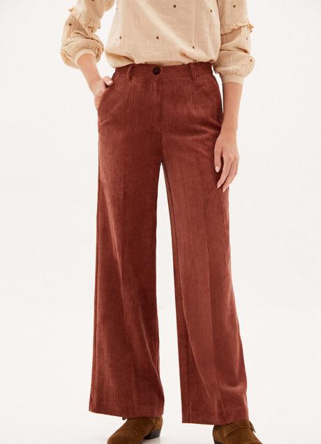 Imagen - Pantalón de traje con tejido de pana de Hoss Intropia. Foto: Hoss Intropia.