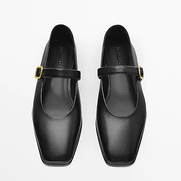 Las bailarinas de Massimo Dutti tienen la punta cuadrada.