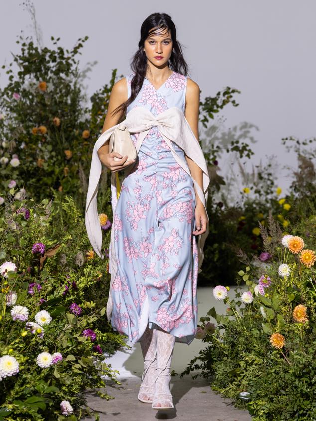 Moisés Nieto presenta SIESTA, inspirada en el lujo del descanso mediante la artesanía y la sostenibilidad