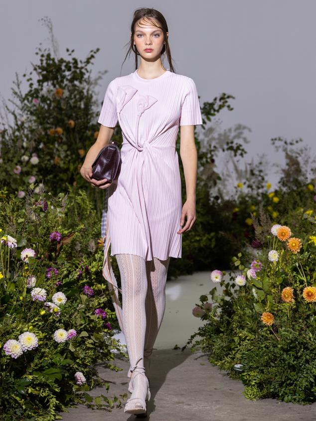 Moisés Nieto presenta SIESTA, inspirada en el lujo del descanso mediante la artesanía y la sostenibilidad