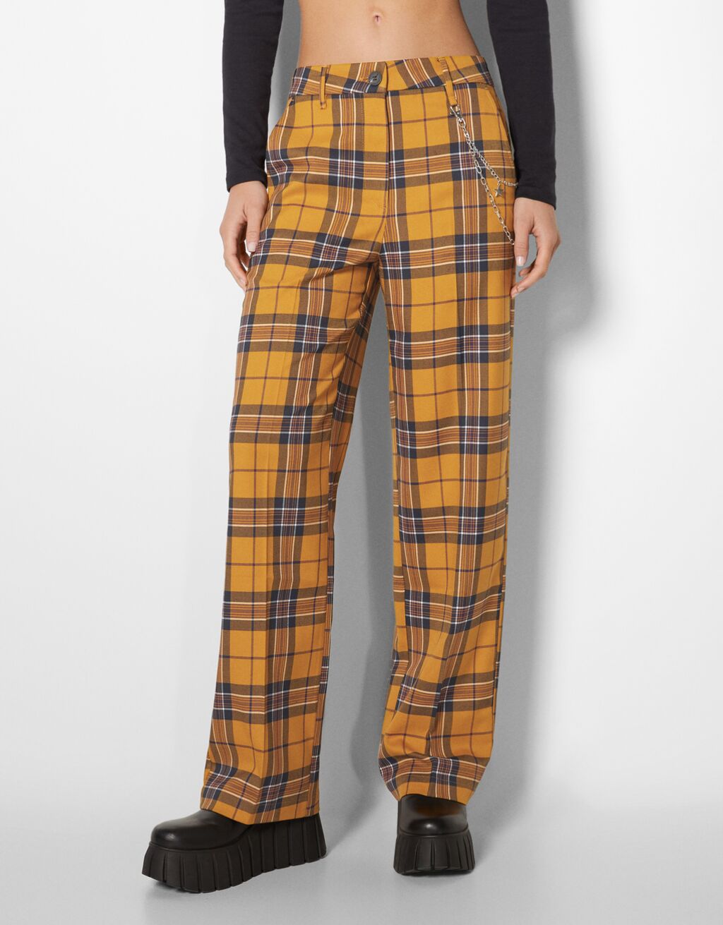 Imagen - Pantalón tailoring cuadros cadena de Bershka, 35,99€.